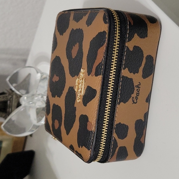 [New] Coach Jewelry box - Picture 4 of 5